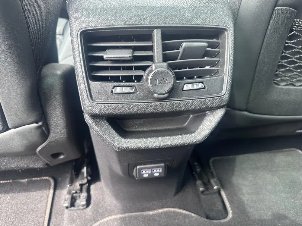Peugeot 3008 1.6 HYbrid 225 GT Black Pack uit 2022, foto 18