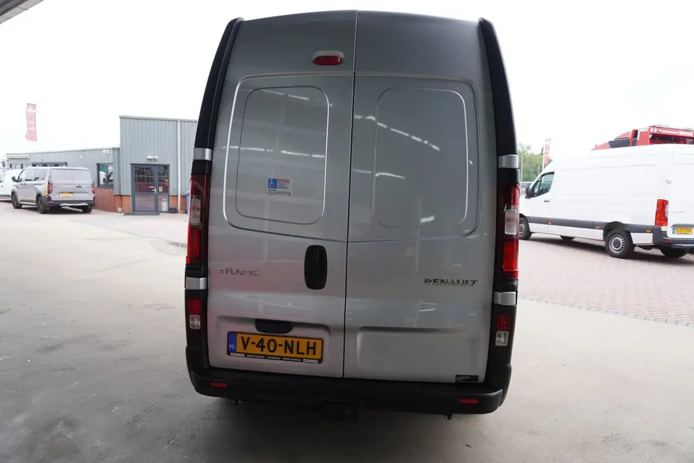 Renault Trafic 2.0 Blue dCi 170PK T30 L2H2 Rolstoelbus me uit 2024, foto 7