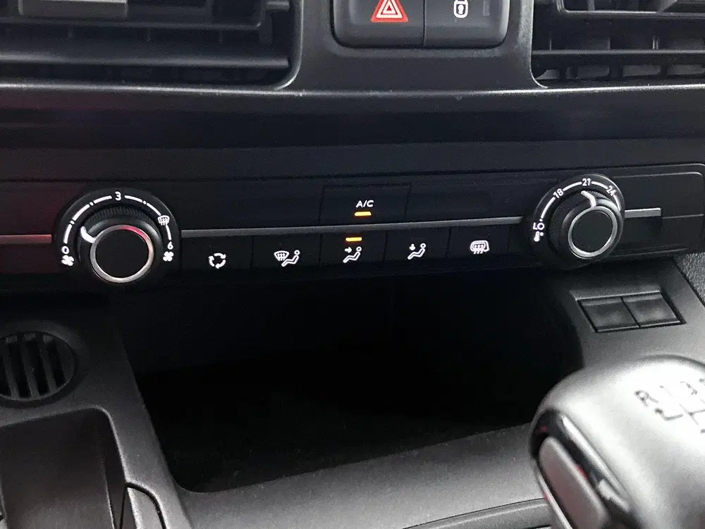 Peugeot Partner 1.5 BlueHDi 100 S&S L2 Airco Bluetooth Par uit 2023, foto 19