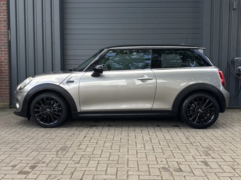 Mini 3-Deurs 1.5 Cooper Chili - Union Jack - Stoelverwarming uit 2019, foto 2