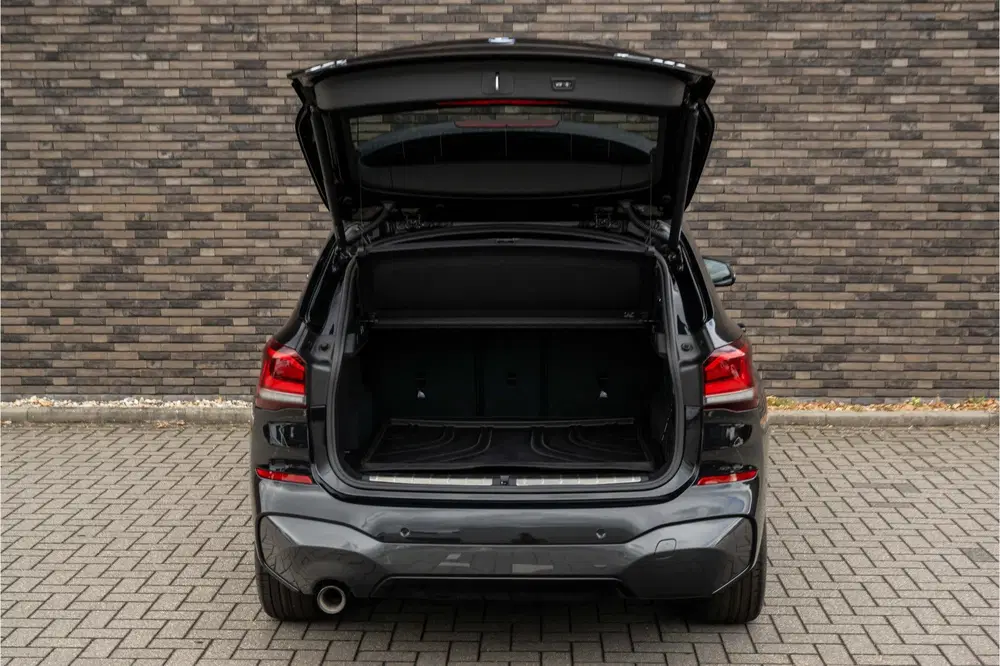 BMW X1 xDrive25e uit 2022, foto 11
