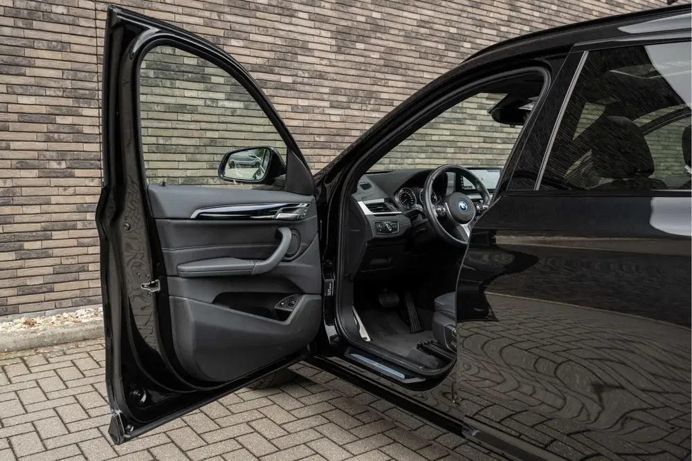 BMW X1 xDrive25e uit 2022, foto 16