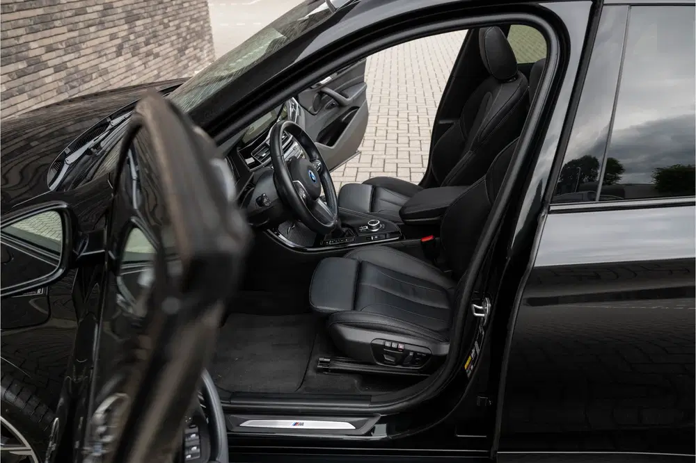 BMW X1 xDrive25e uit 2022, foto 17