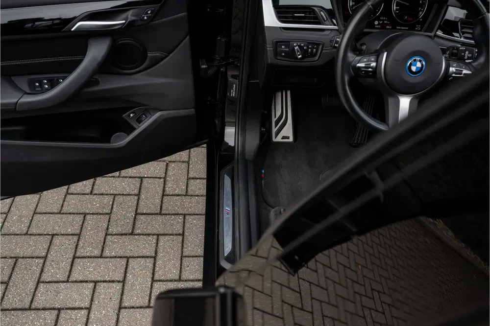 BMW X1 xDrive25e uit 2022, foto 19