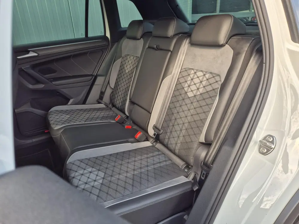 Volkswagen Tiguan Tiguan 1.4 TSI eHybrid R-Line Business | BTW | IQ uit 2022, foto 10