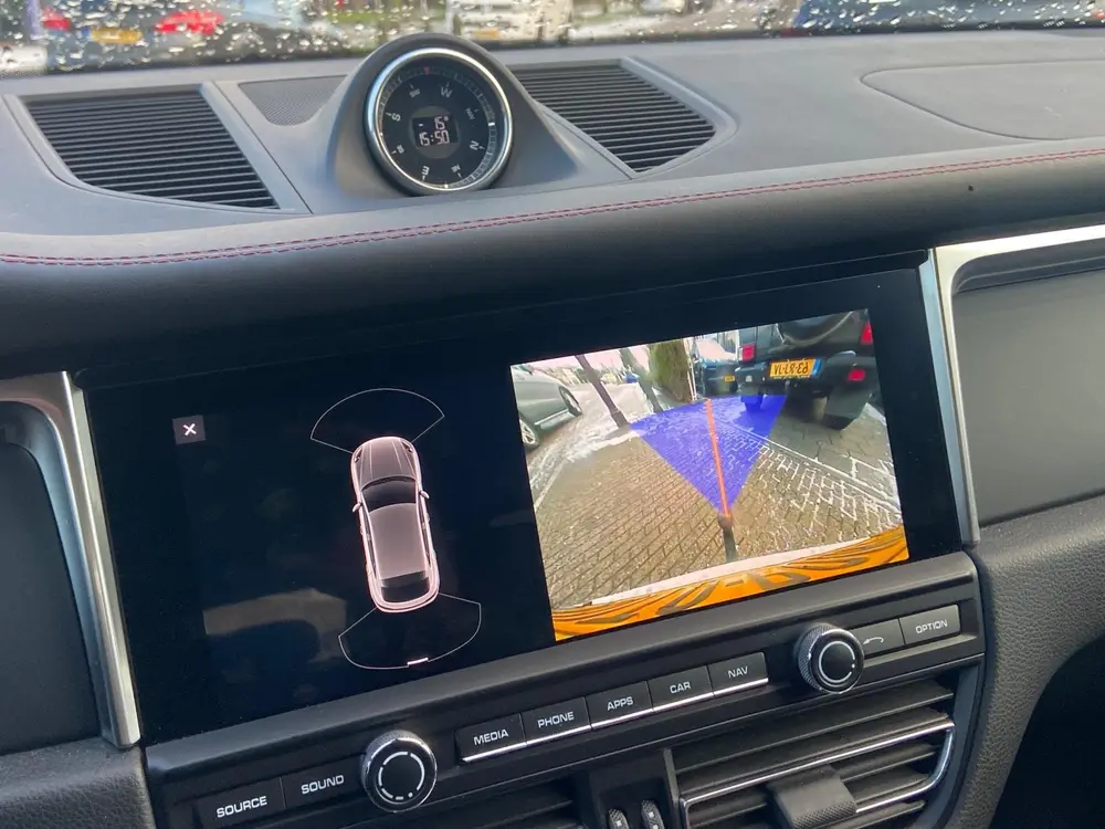 Porsche Macan 2.0 SPORTDESIGN uit 2020, foto 10