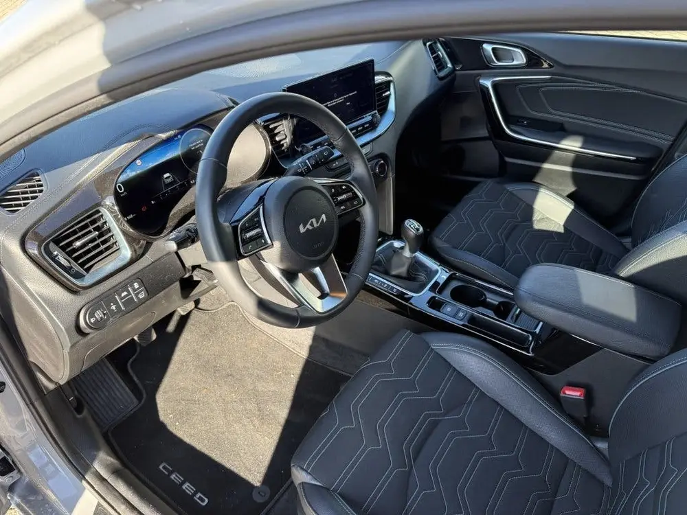 Kia Ceed 1.0 T-GDi DESIGN EDITION * VEEL OPTIES uit 2025, foto 12