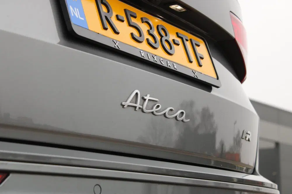 SEAT Ateca 1.5 TSI FR BusinessIntense Automaat Panoda uit 2022, foto 17