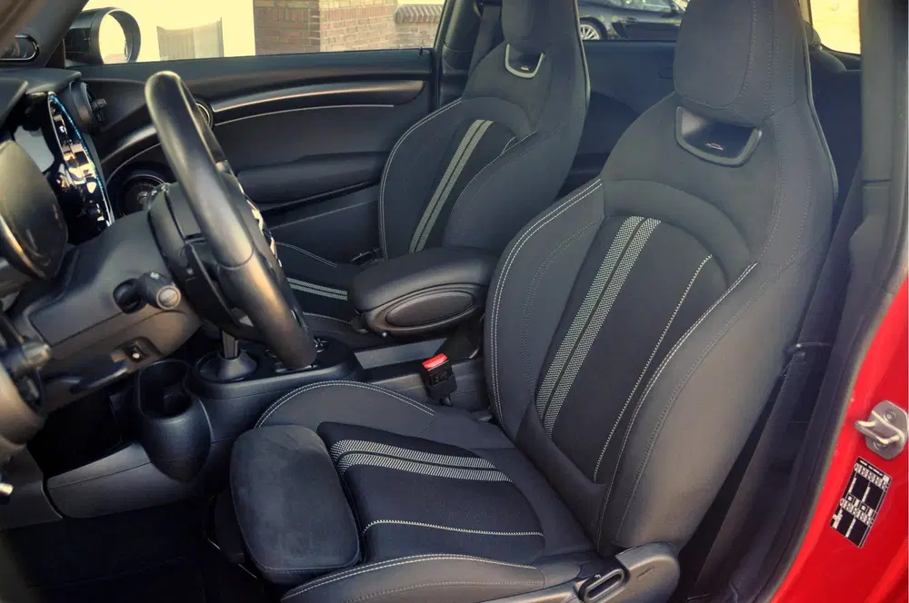 Mini John Cooper Works 2.0 John Cooper Works Classic uit 2023, foto 2