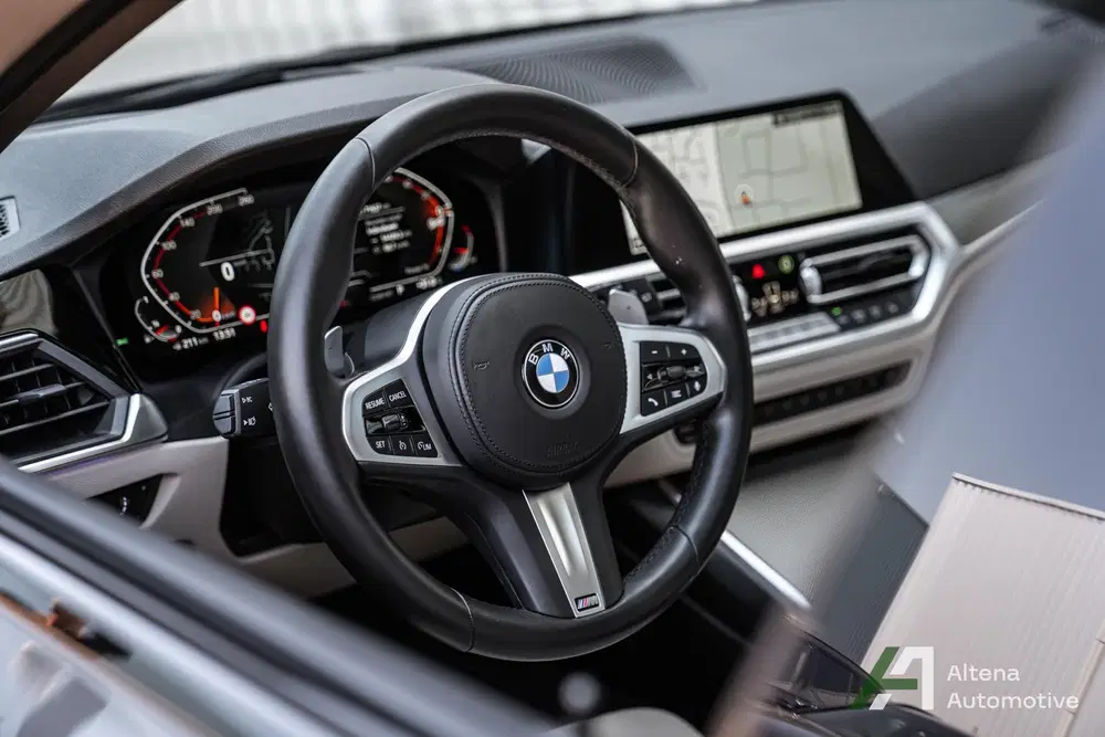 BMW 3-serie 330i xDrive High Executive M-Sport uit 2021, foto 5
