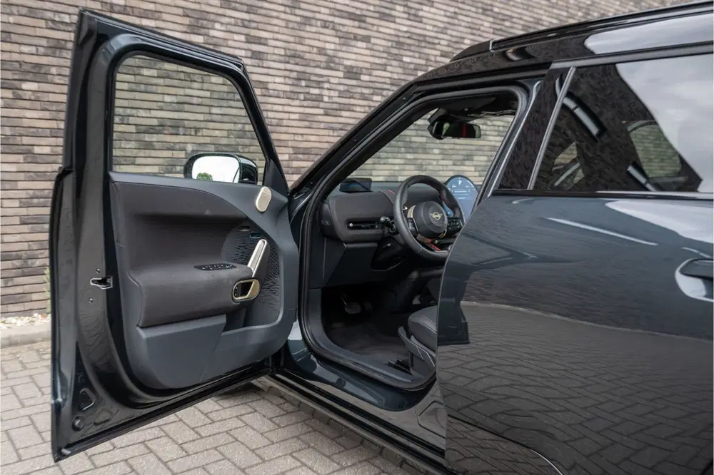 Mini Aceman E JCW John Cooper Works L 54.2 kWh uit 2025, foto 17