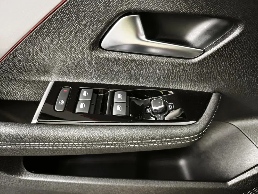 Opel Astra 1.6 Hybrid Elegance uit 2022, foto 19