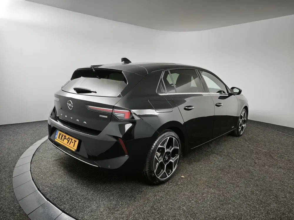 Opel Astra 1.6 Hybrid Elegance uit 2022, foto 2