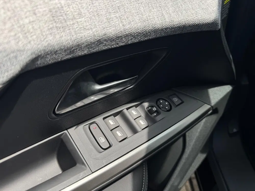 Peugeot 3008 1.2 Hybrid 136 Allure uit 2024, foto 9
