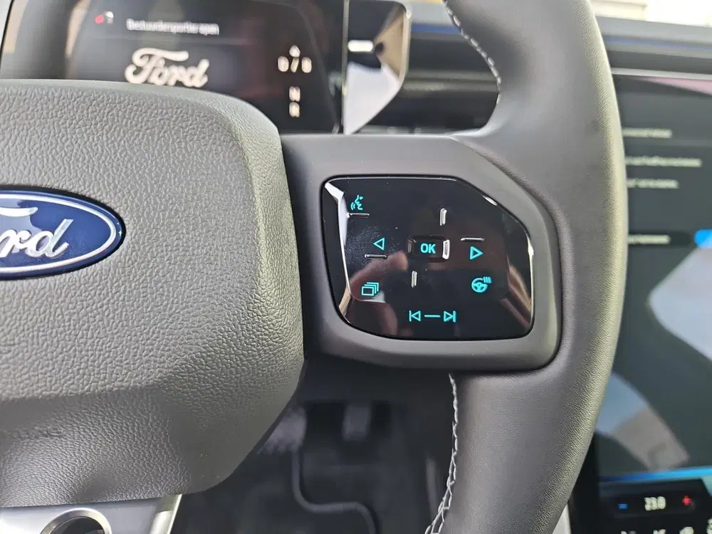 Ford Capri Premium Extended Range RWD 77 kWh uit 2026, foto 18