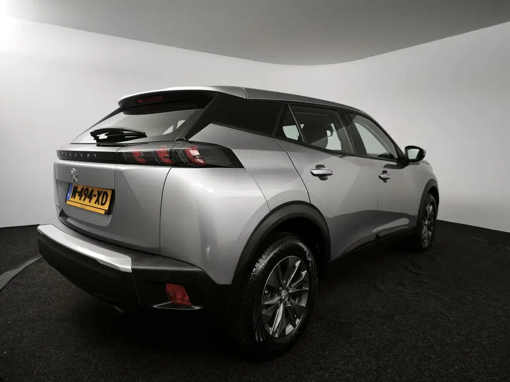 Peugeot 2008 1.2 PureTech Active Pack uit 2022, foto 2