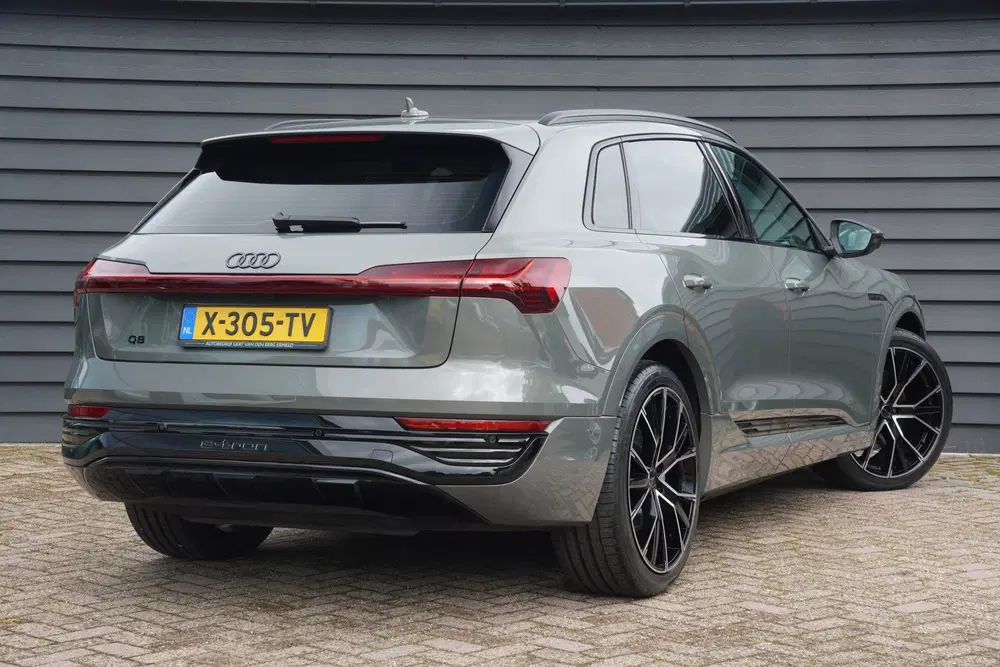 Audi Q8 e-tron 50 quattro Advanced Edition 95 kWh uit 2024, foto 2