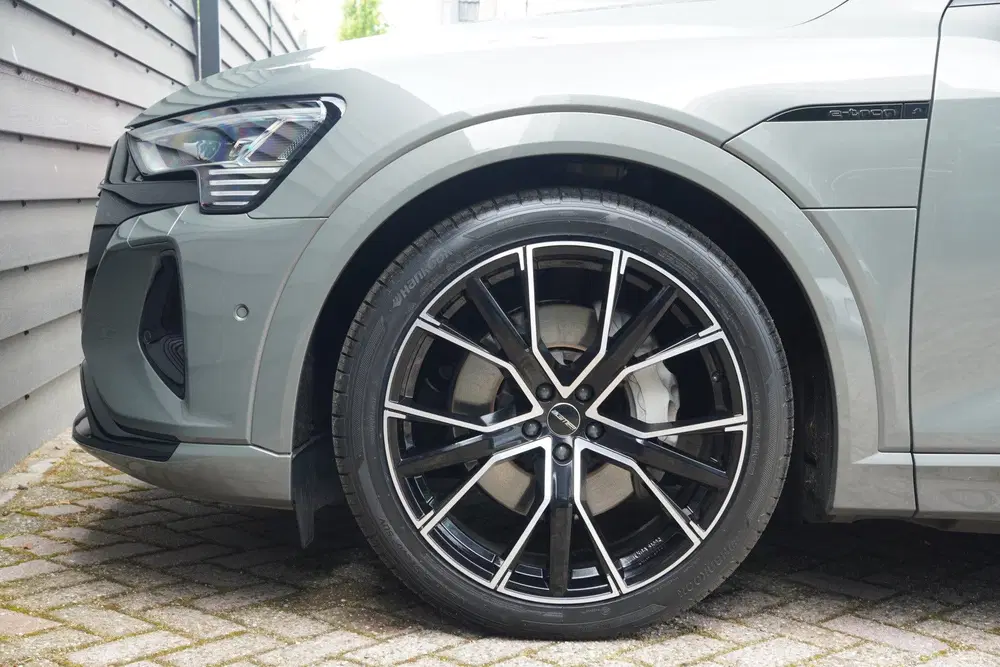 Audi Q8 e-tron 50 quattro Advanced Edition 95 kWh uit 2024, foto 7