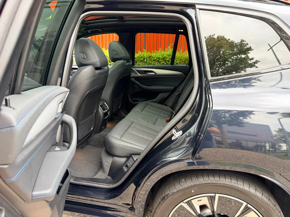 BMW iX3 Impressive uit 2025, foto 11