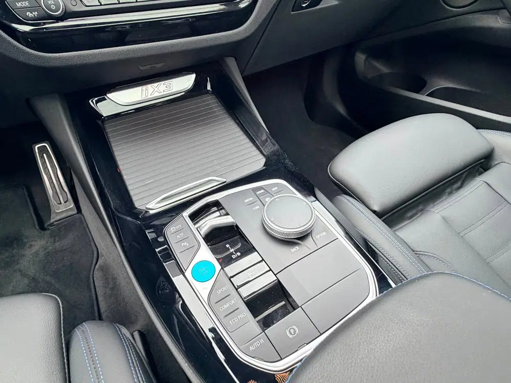 BMW iX3 Impressive uit 2025, foto 16