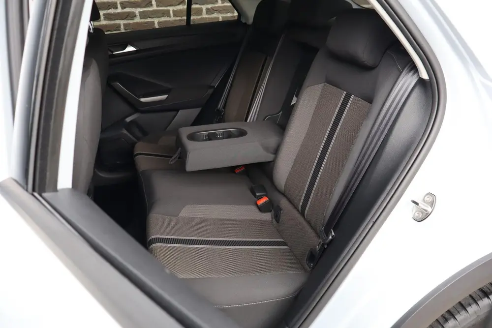 Volkswagen T-Roc 1.0 TSI 115pk Style | Navigatie | Parkeerse uit 2020, foto 6
