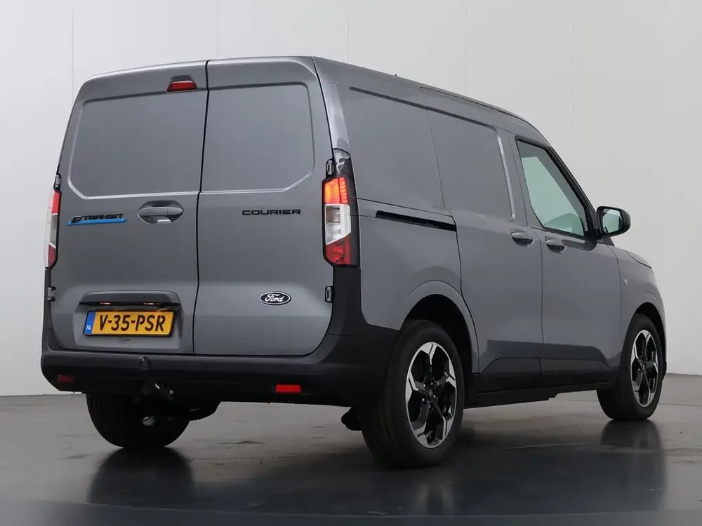 Ford E-Transit Courier Limited 44 kWh | Trekhaak | 300 KM RA uit 2026, foto 2