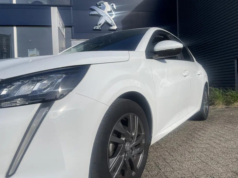 Peugeot 208 1.2 PureTech Active Pack uit 2021, foto 3