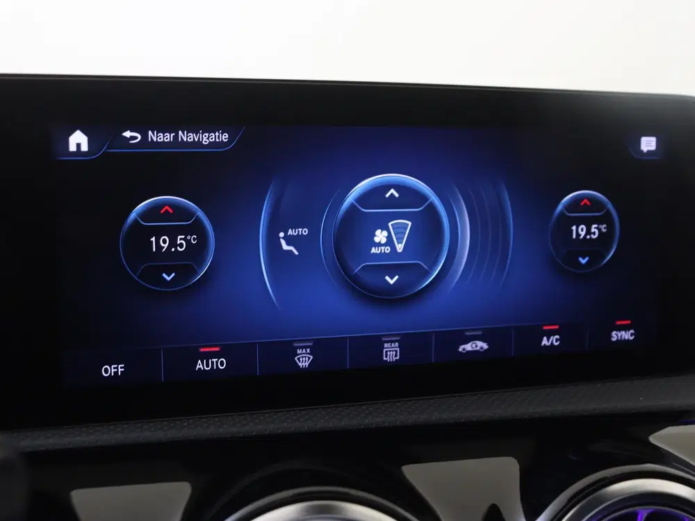 Mercedes-Benz A-Klasse 180 Business Solution AMG uit 2022, foto 19