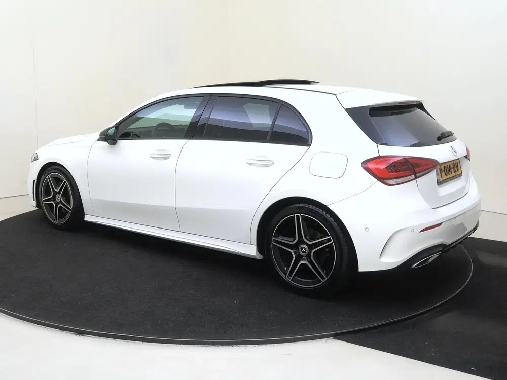 Mercedes-Benz A-Klasse 180 Business Solution AMG uit 2022, foto 3