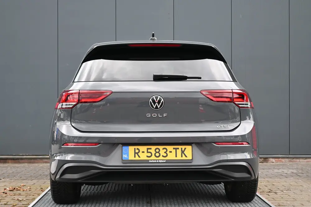 Volkswagen Golf 1.0 eTSI Life Business (bj 2022, automaat) uit 2022, foto 4