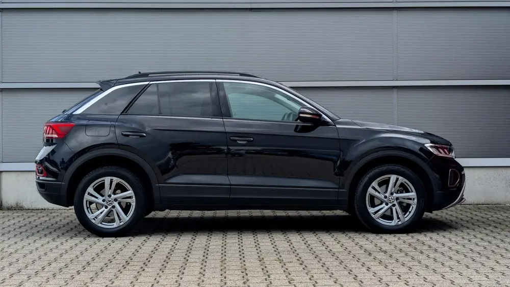 Volkswagen T-Roc 1.0 TSI 110pk Life 75 Edition | Navigatie | uit 2022, foto 3