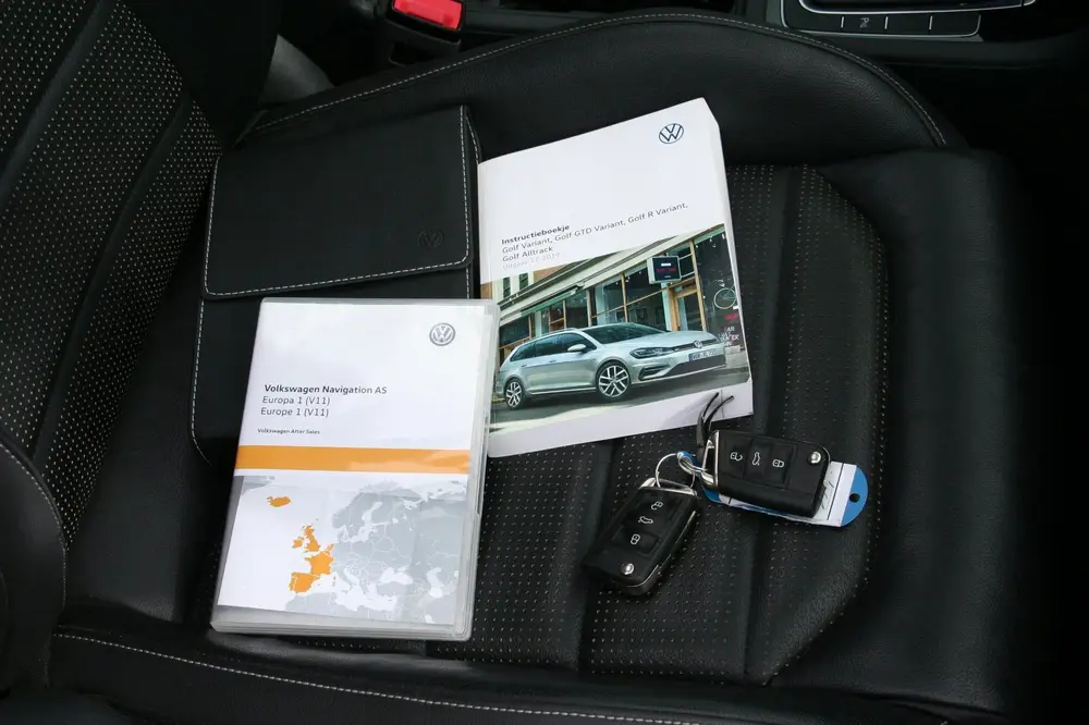 Volkswagen GOLF 1.5 TSI HIGHLINE R-LINE SPORT LEER PANORAMAD uit 2020, foto 20