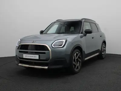Mini Countryman C Favoured + Pakket L + Stuurwielrand verw uit 2024