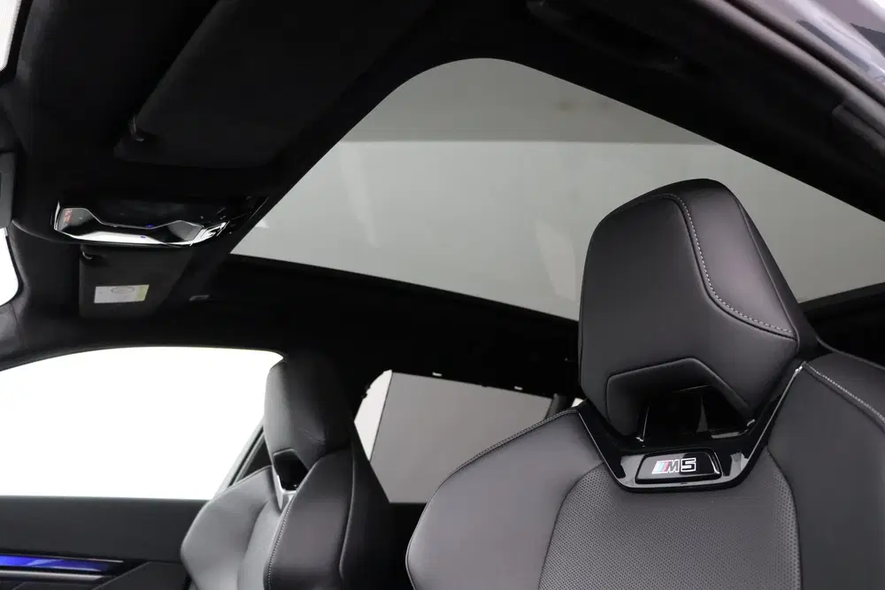 BMW M5 uit 2026, foto 19