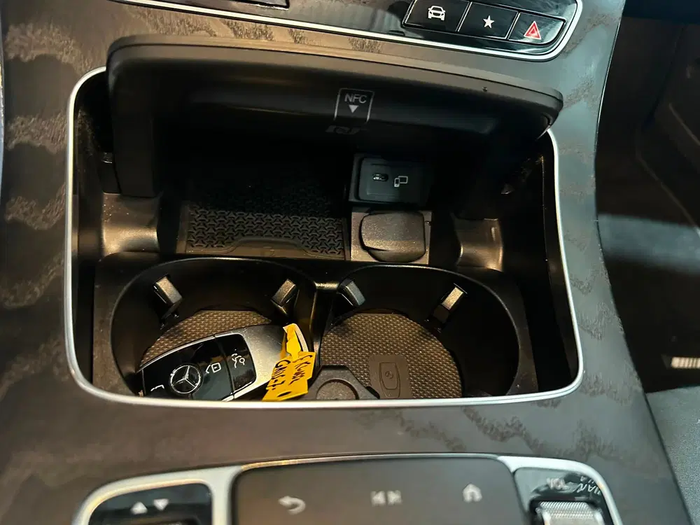 Mercedes-Benz E-Klasse 300 e 4MATIC AMG LINE PANO 360 CAMERA uit 2022, foto 16