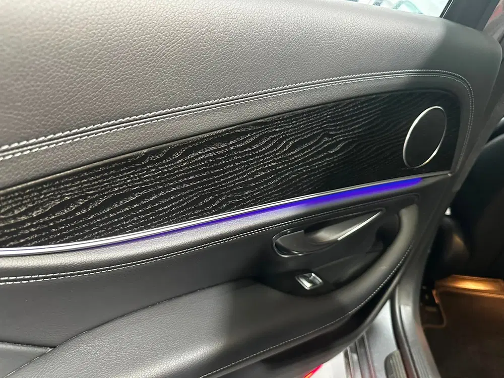 Mercedes-Benz E-Klasse 300 e 4MATIC AMG LINE PANO 360 CAMERA uit 2022, foto 20