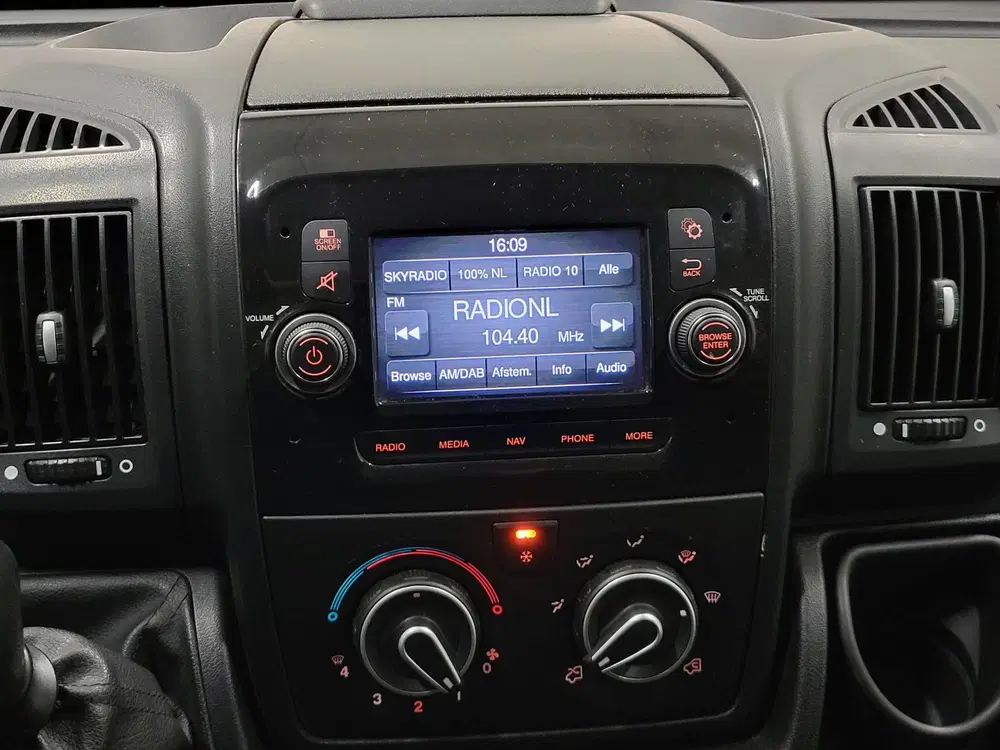 Peugeot Boxer 2.2BlueHDi 120pk L2 uit 2021, foto 12
