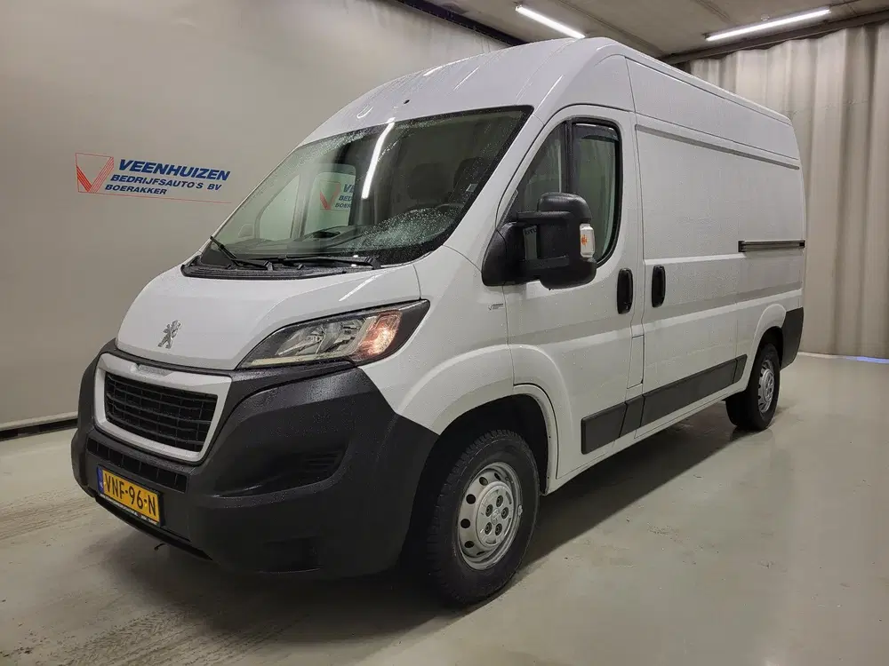 Peugeot Boxer 2.2BlueHDi 120pk L2 uit 2021, foto 2