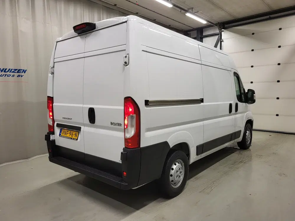 Peugeot Boxer 2.2BlueHDi 120pk L2 uit 2021, foto 3