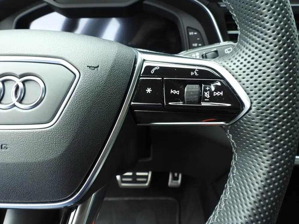Audi A6 40 TFSI S Line Competition uit 2025, foto 15