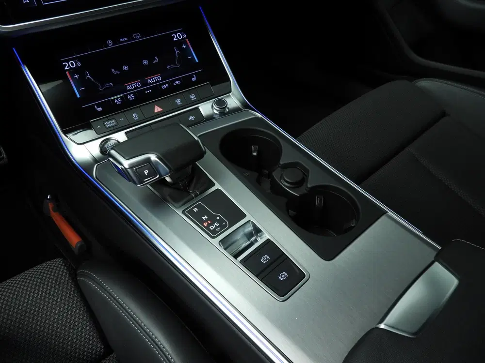 Audi A6 40 TFSI S Line Competition uit 2025, foto 16