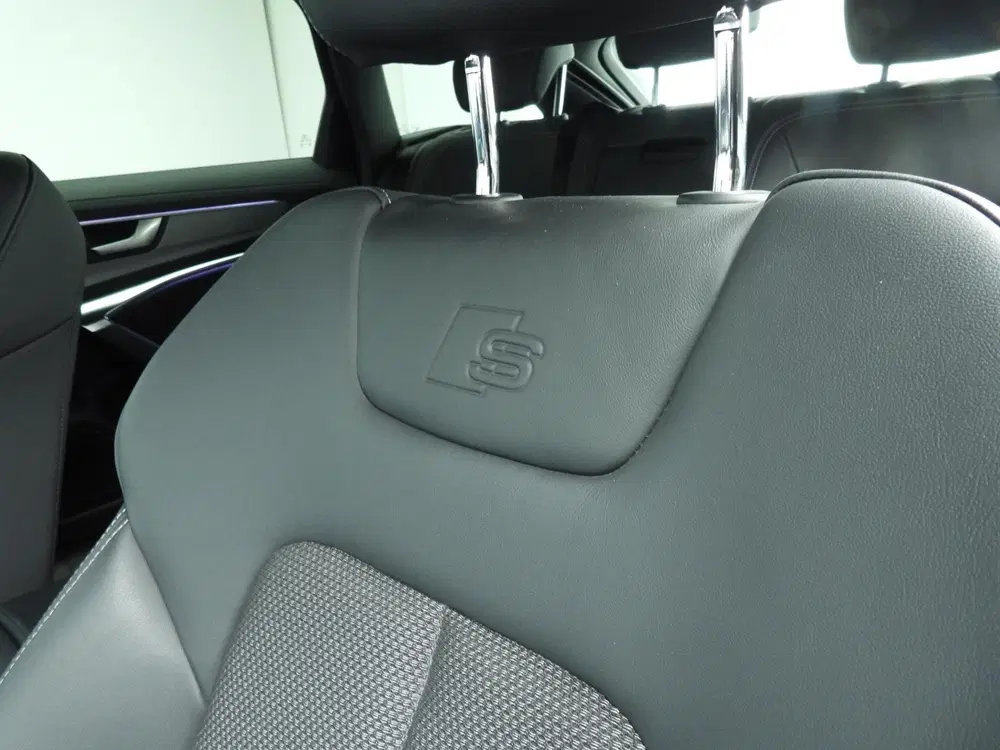 Audi A6 40 TFSI S Line Competition uit 2025, foto 18