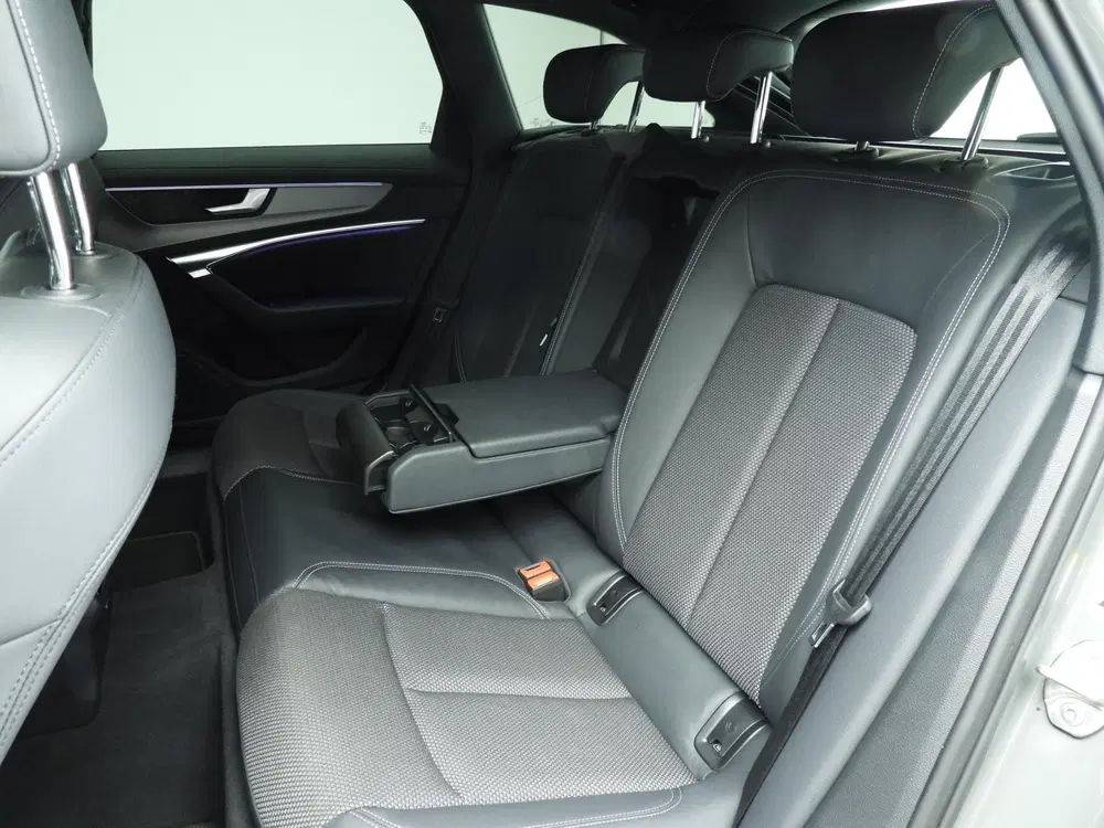 Audi A6 40 TFSI S Line Competition uit 2025, foto 8