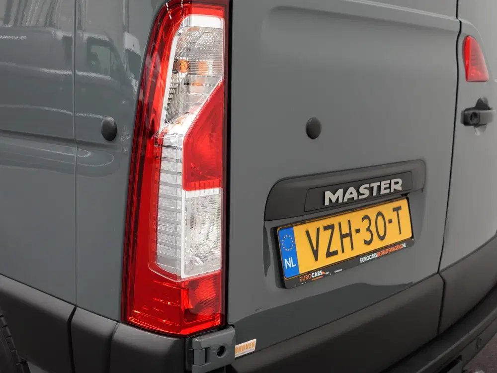 Renault Master T35 150PK L2H2 Energy Work Edition Automaa uit 2023, foto 10