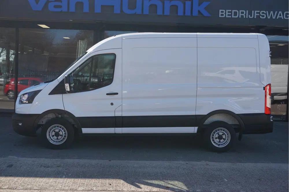 Ford Transit 290M 105PK L2H2 BPM VRIJ Airco uit 2024, foto 2