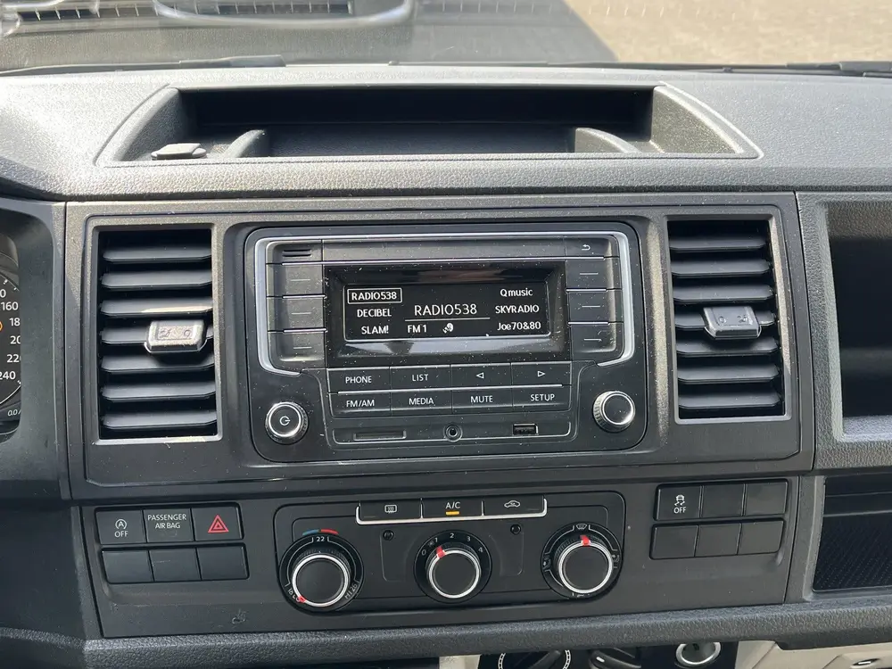 Volkswagen Transporter Kombi 2.0 TDI L1H1 Airco 9 persoons C uit 2019, foto 11