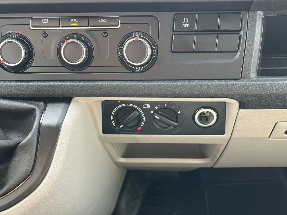 Volkswagen Transporter Kombi 2.0 TDI L1H1 Airco 9 persoons C uit 2019, foto 12