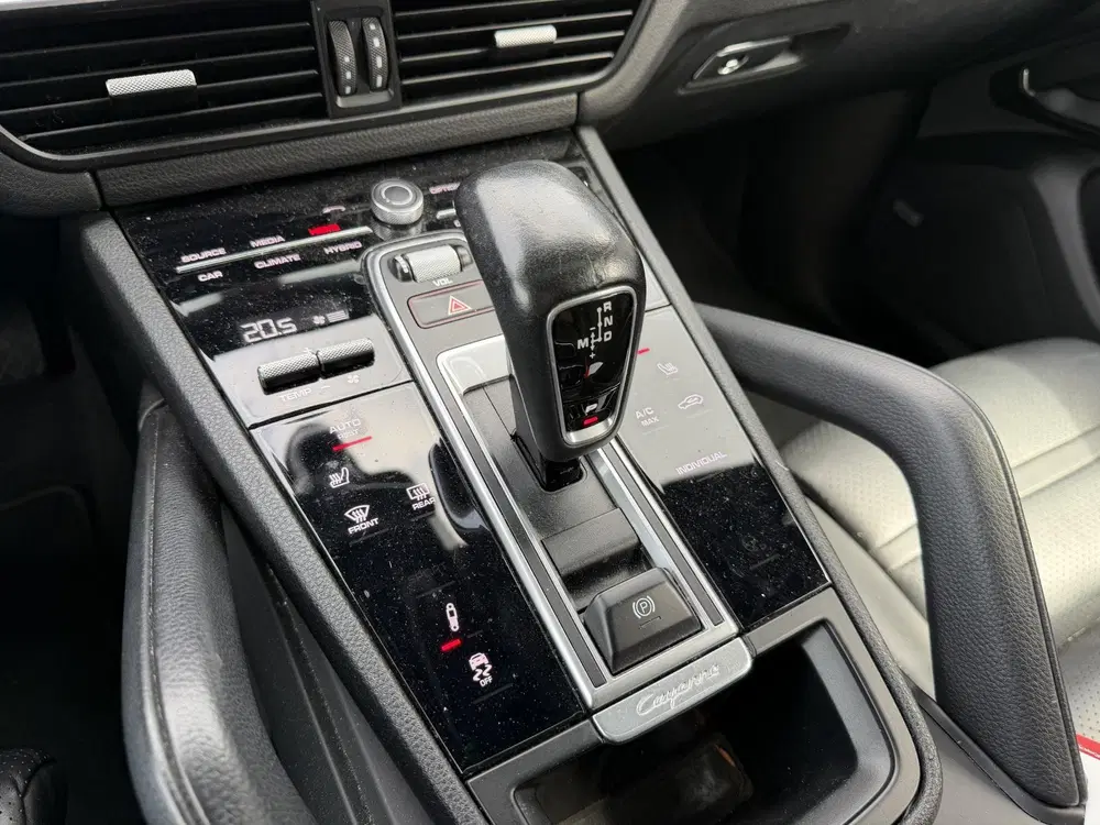 Porsche Cayenne 3.0 E-Hybrid Sport Chrono uit 2020, foto 19