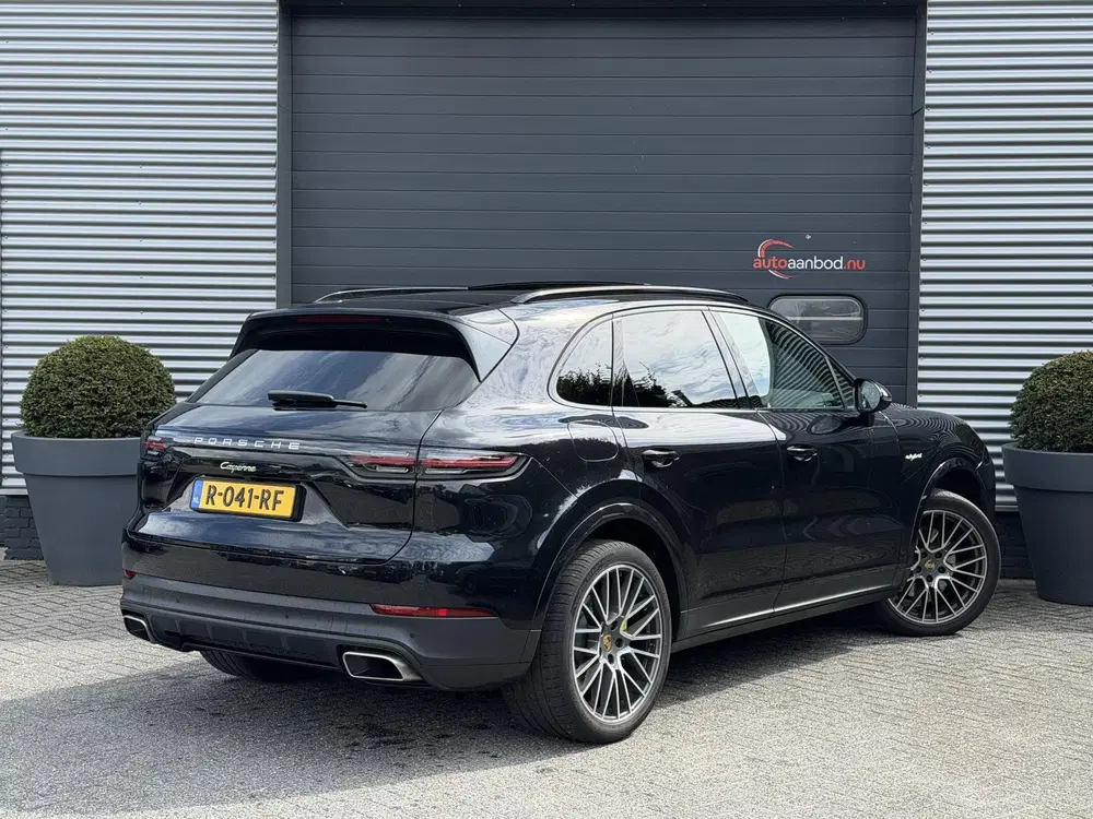 Porsche Cayenne 3.0 E-Hybrid Sport Chrono uit 2020, foto 2
