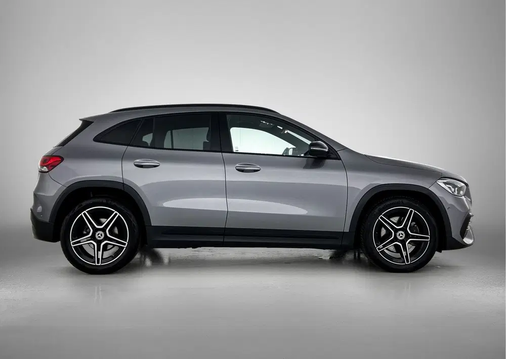 Mercedes-Benz GLA 200 Business Solution AMG uit 2021, foto 11